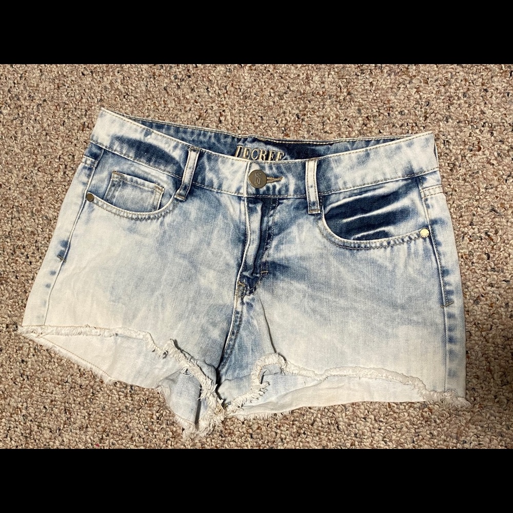 decree shorts